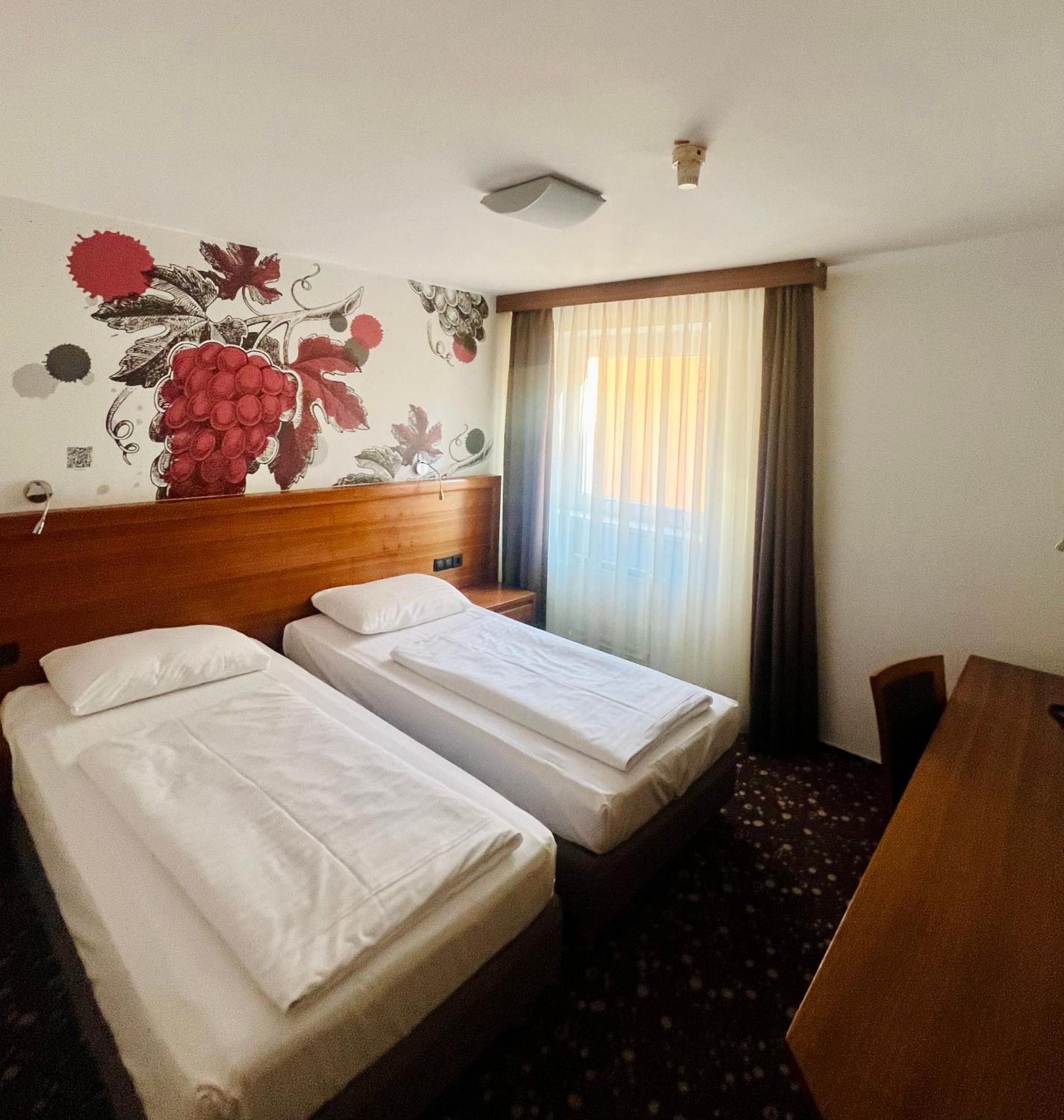 Hotel Piramida Máribor Exterior foto